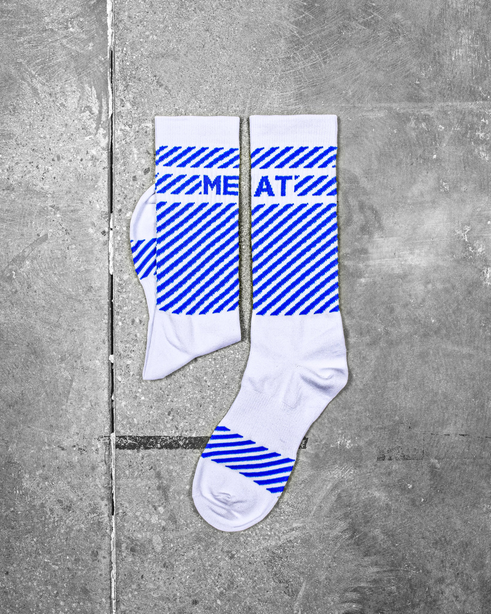 MID-CALF WEIGHTLIFTING SOCKS - WHITE/BLUE